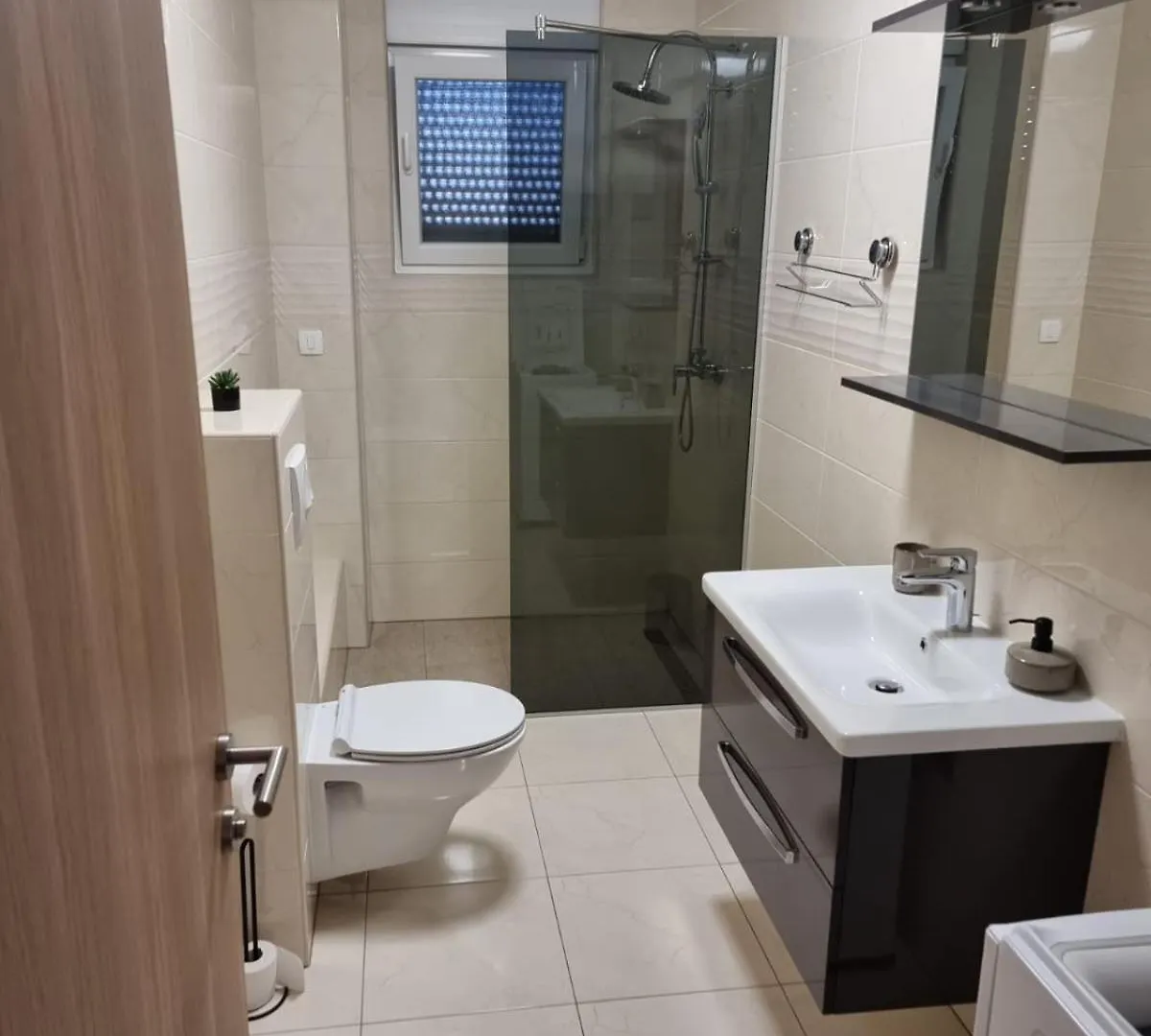 Apartman Filip Kastela 0*,